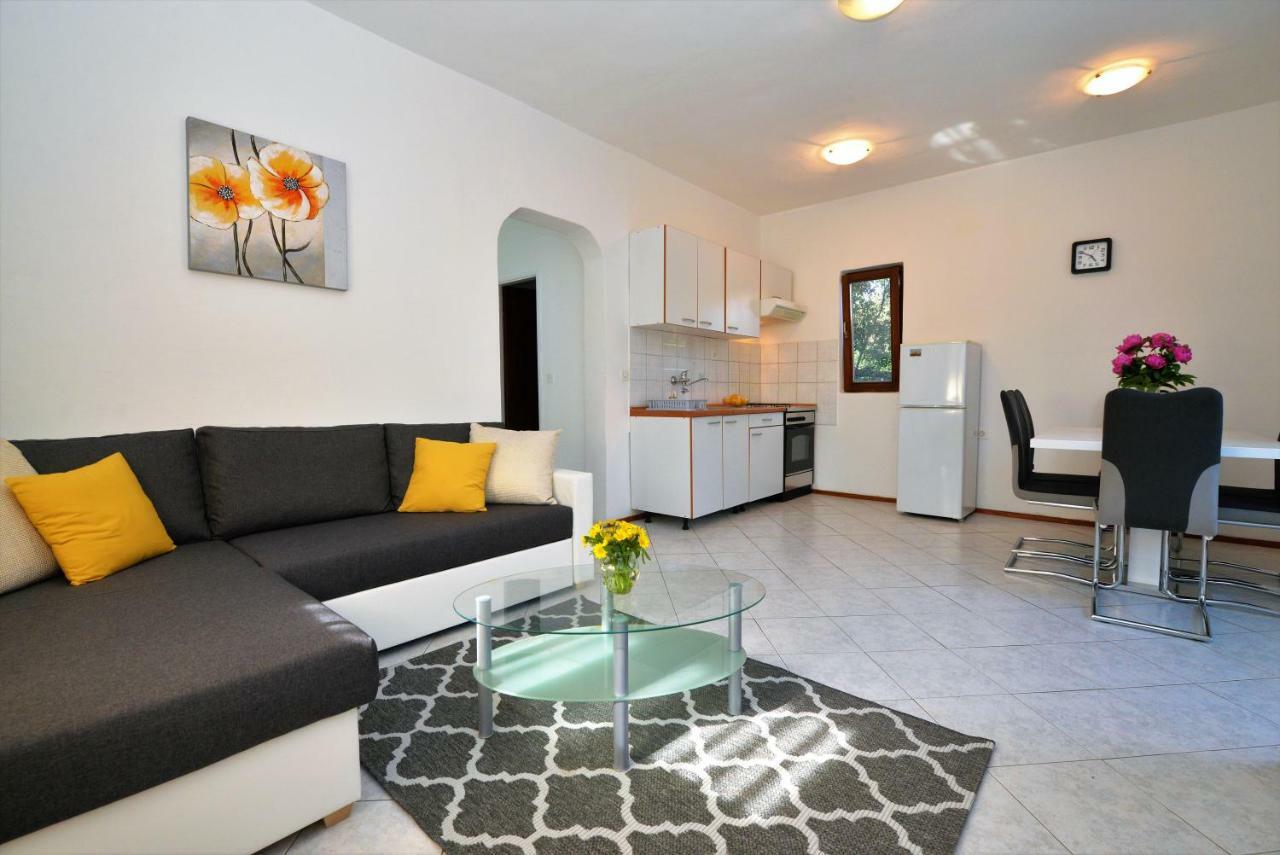 Apartment In Μούρτερ Εξωτερικό φωτογραφία