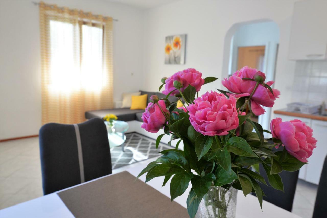 Apartment In Μούρτερ Εξωτερικό φωτογραφία