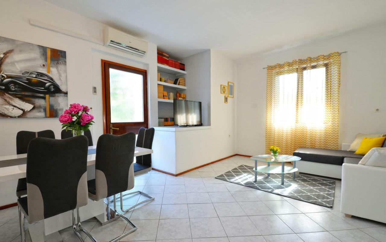 Apartment In Μούρτερ Εξωτερικό φωτογραφία