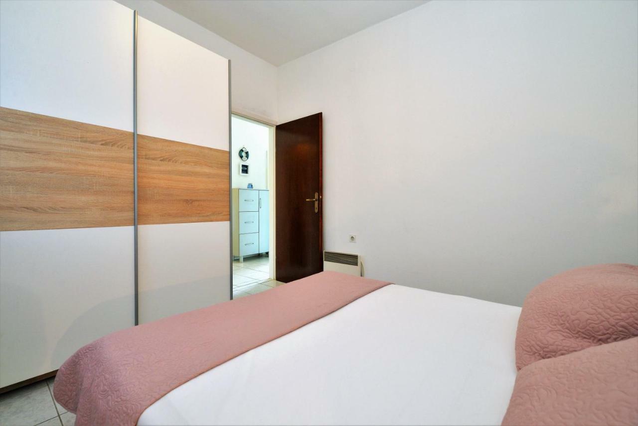 Apartment In Μούρτερ Εξωτερικό φωτογραφία